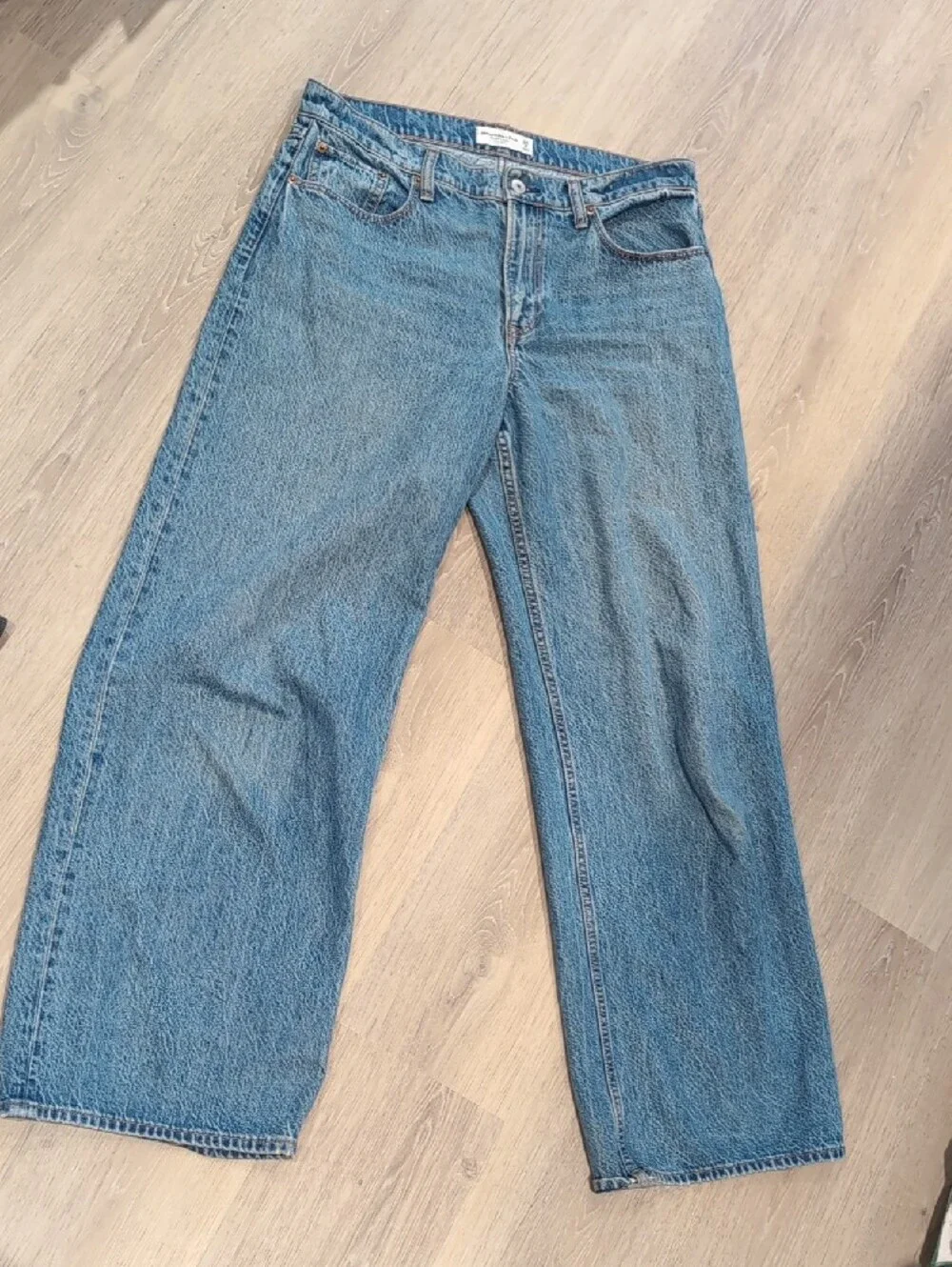 Abercrombie & Fitch Low Rise Ultra-loose Jean Size 6/ 28 - Picture 4 of 11
